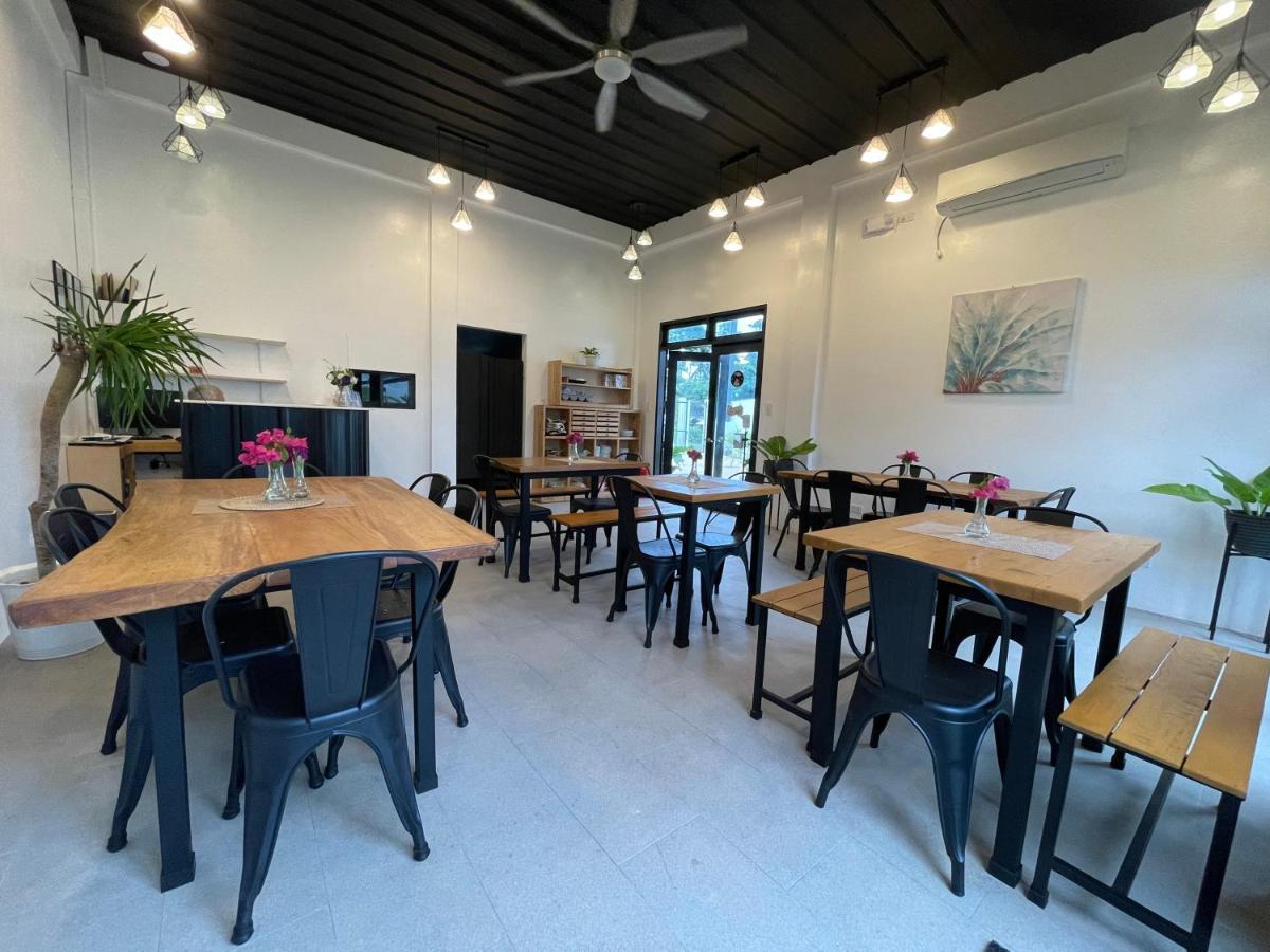Thistle Inn Panglao Exterior photo